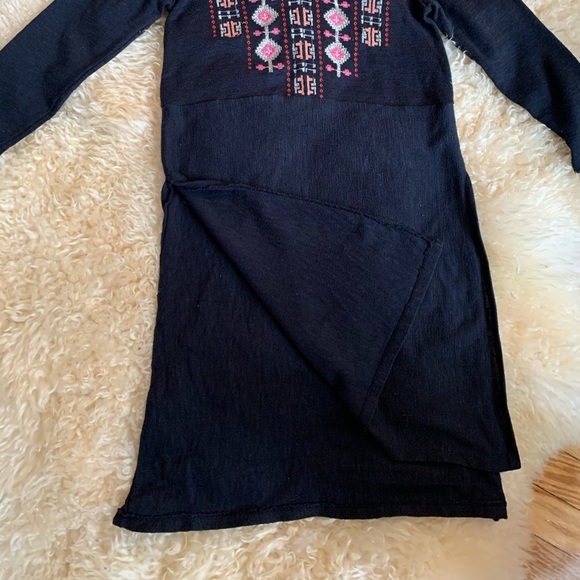 Anthropologie embroidered tunic by Akemi+Kin - Picture 7 of 10